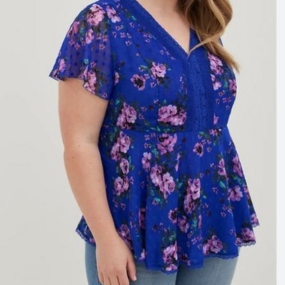 Torrid Romantic Sweet Date NWT 00 chiffon clip dot peplum top - Picture 1 of 10